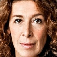 Adele Neuhauser Nøgen