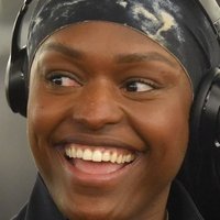 Aja Evans Nøgen