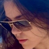 Alena Gonzales Nøgen