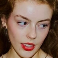 Amelia Gething Nøgen