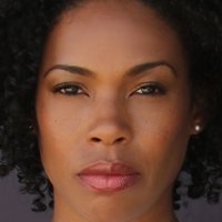 Angela Lewis Nøgen