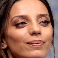 Angela Sarafyan Nøgen