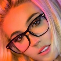 Ariana Seifert Nøgen