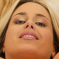 Ashleyniccoleyoga Nøgen