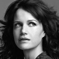Carla Gugino Nøgen