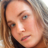 Claire Tawny Nøgen