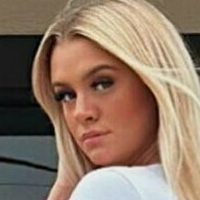 Courtney Alexis Woodruff Nøgen