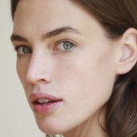 Crista Cober Nøgen
