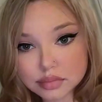 Destiny Estelle Nøgen