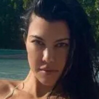 Diskussion: Kourtney Kardashian Nøgen