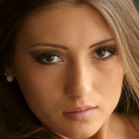 Emilia Sky Nøgen