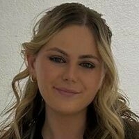 Emily Villari Nøgen