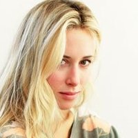 Gillian Zinser Nøgen
