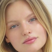 Isabella Farrel Nøgen