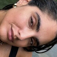 Isabella Lader Nøgen