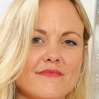 Ivy Brown Nøgen