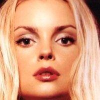 Izabella Miko Nøgen