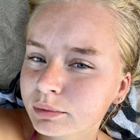 Jasmin-bee Nøgen