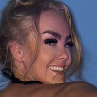 Jessie Holt Nøgen