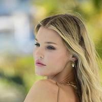 Joy Corrigan Nøgen