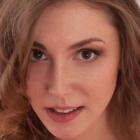 Karen Brunette Nøgen