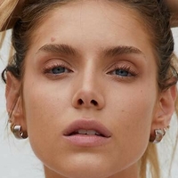 Kari Cassandra Riley Nøgen