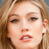 Katherine McNamara Nøgen