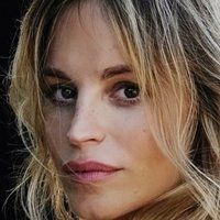 Katrine De Candole Nøgen