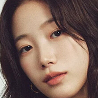 Kazuha Nakamura 中村 一葉 | LESSERAFIM Nøgen