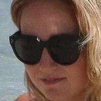 Kelly Weekers Nøgen