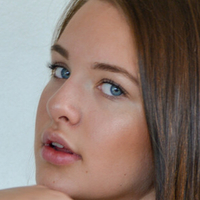 Kendra Rowe Nøgen