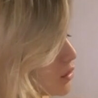 Kiara Nikolli Nøgen