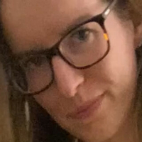 Lara Heller Nøgen