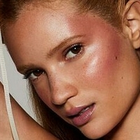 Laura Azevedo Nøgen