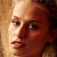 Leonie Splitter Nøgen