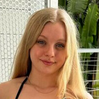 Lilly May Nøgen