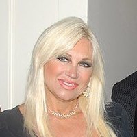 Linda Hogan Nøgen