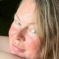 lisahenderson2 Nøgen