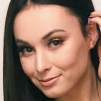 Logan Fabbro Nøgen