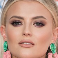 Lucy Fallon Nøgen