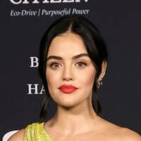 Lucy Hale Nøgen