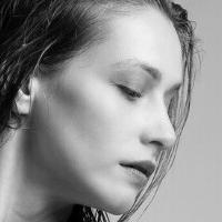 Lucy Holmes Nøgen