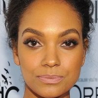 Lyndie Greenwood Nøgen