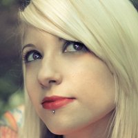 Maia Suicide Nøgen