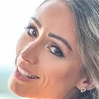 Mariana Aroldi Nøgen
