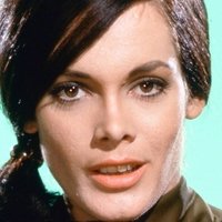 Martine Beswick Nøgen