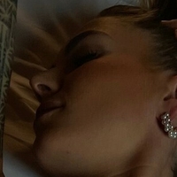 melissa.around Nøgen