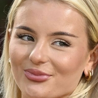 Mia Slater Nøgen