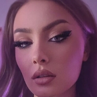 Mili Atkins Nøgen