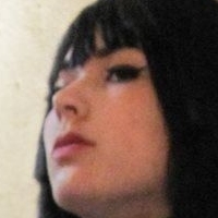 Mira Scarlet Nøgen